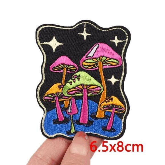 NWOT Groovy Night Sky Mushroom Iron On Applique Patch - 3.25" x 2.5" - Picture 1 of 1
